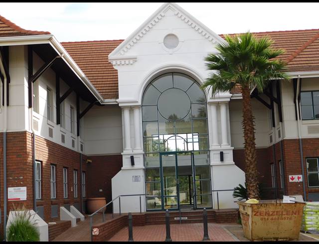 525M² OFFICE TO LET IN HYDE PARK